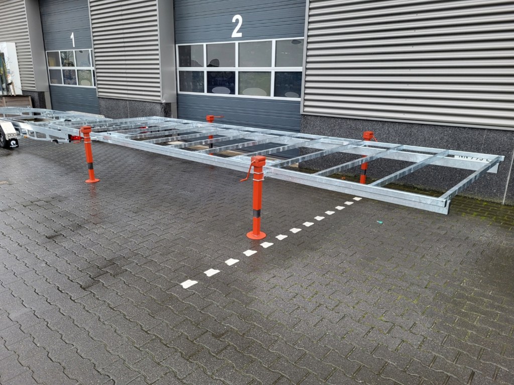 DT 3m x 2m44 Version amovible 1 x essieux 1800 kg + deck (photo)