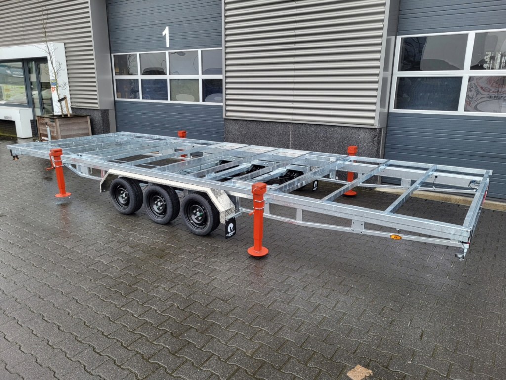 DT 3m x 2m44 Version amovible 1 x essieux 1800 kg + deck (photo)