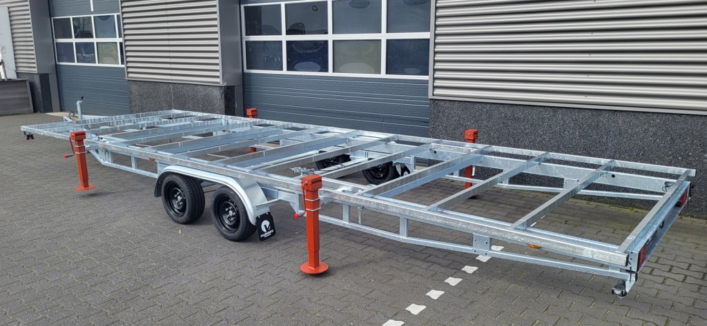 DT 3m x 2m44 Version amovible 1 x essieux 1800 kg + deck (photo)