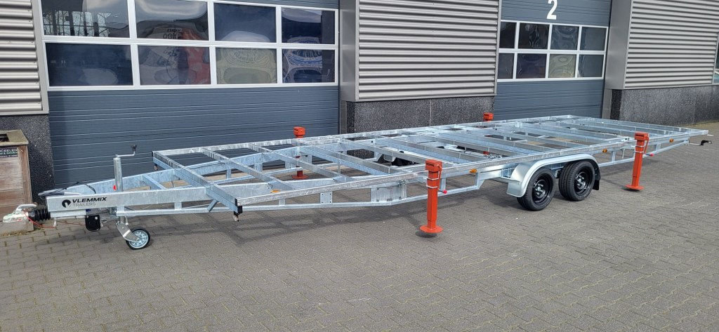 DT 3m x 2m44 Version amovible 1 x essieux 1800 kg + deck (photo)