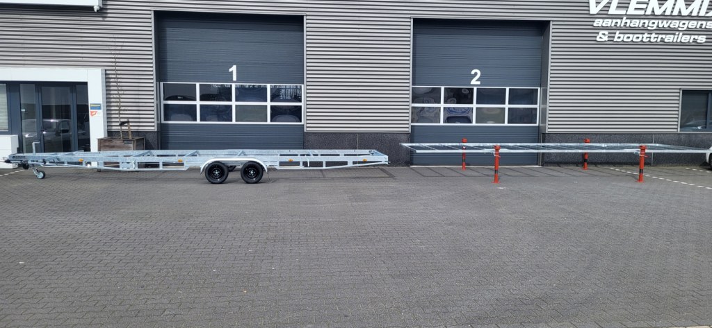 DT 3m x 2m44 Version amovible 1 x essieux 1800 kg + deck (photo)
