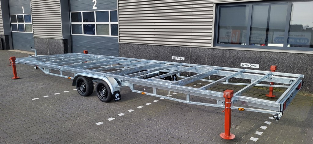 DT 3m x 2m44 Version amovible 1 x essieux 1800 kg + deck (photo)