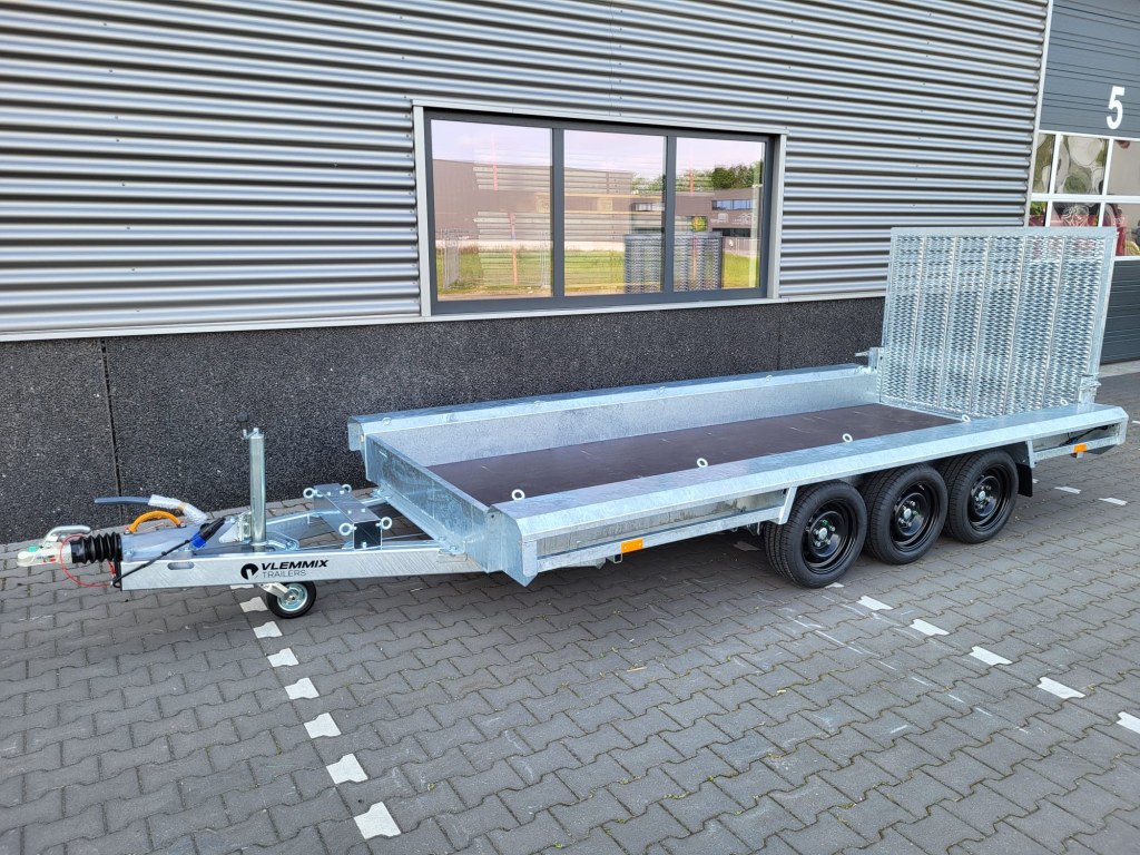 TM 4m x 1m50 porte engin 3 x essieux 1500 kg (photo)