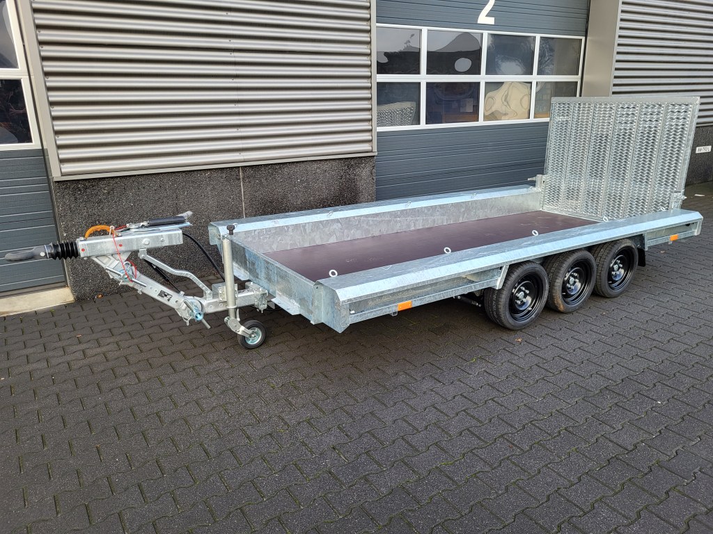 TM 4m x 1m50 porte engin 3 x essieux 1500 kg (photo)