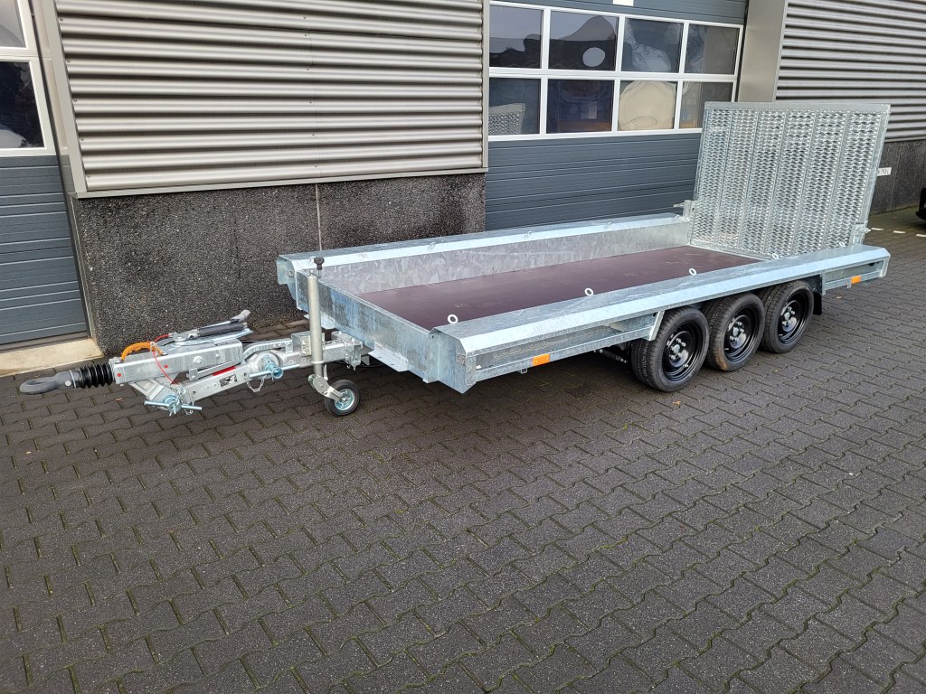 TM 4m x 1m50 porte engin 3 x essieux 1500 kg (photo)