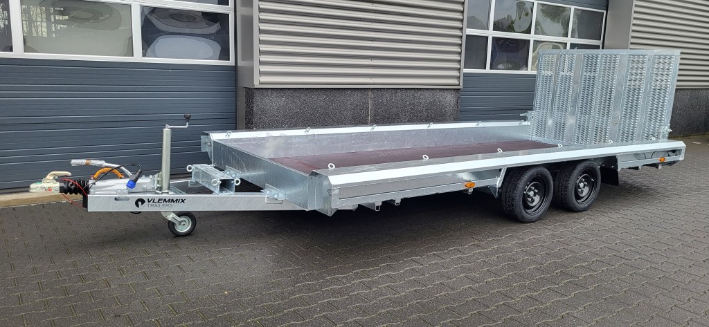 TM 4m80 x 1m80 porte engin 3 x essieux 1800 kg (photo)