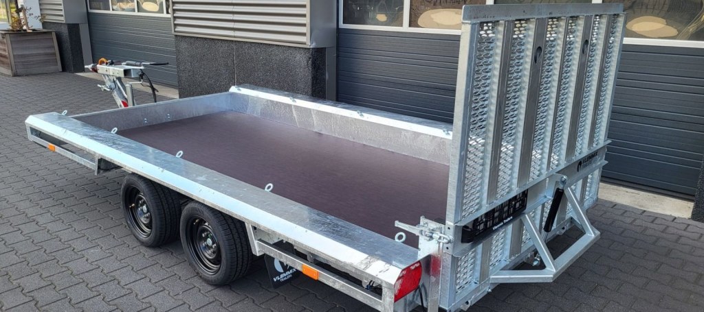 TM 4m80 x 1m80 porte engin 3 x essieux 1800 kg (photo)