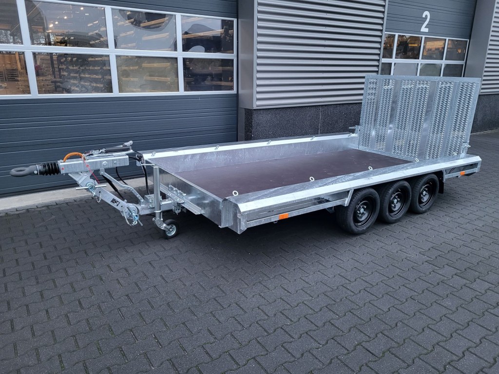 TM 4m80 x 1m80 porte engin 3 x essieux 1350 kg (photo)