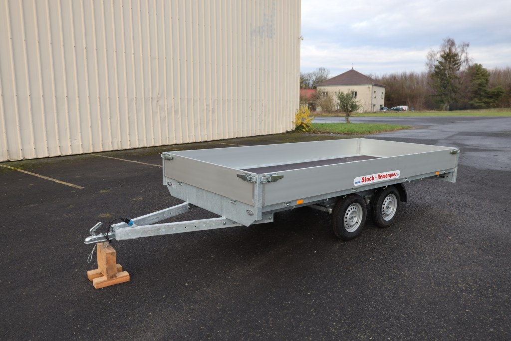Plateau 3m10 x 1m56 2 essieux 750kg (photo)