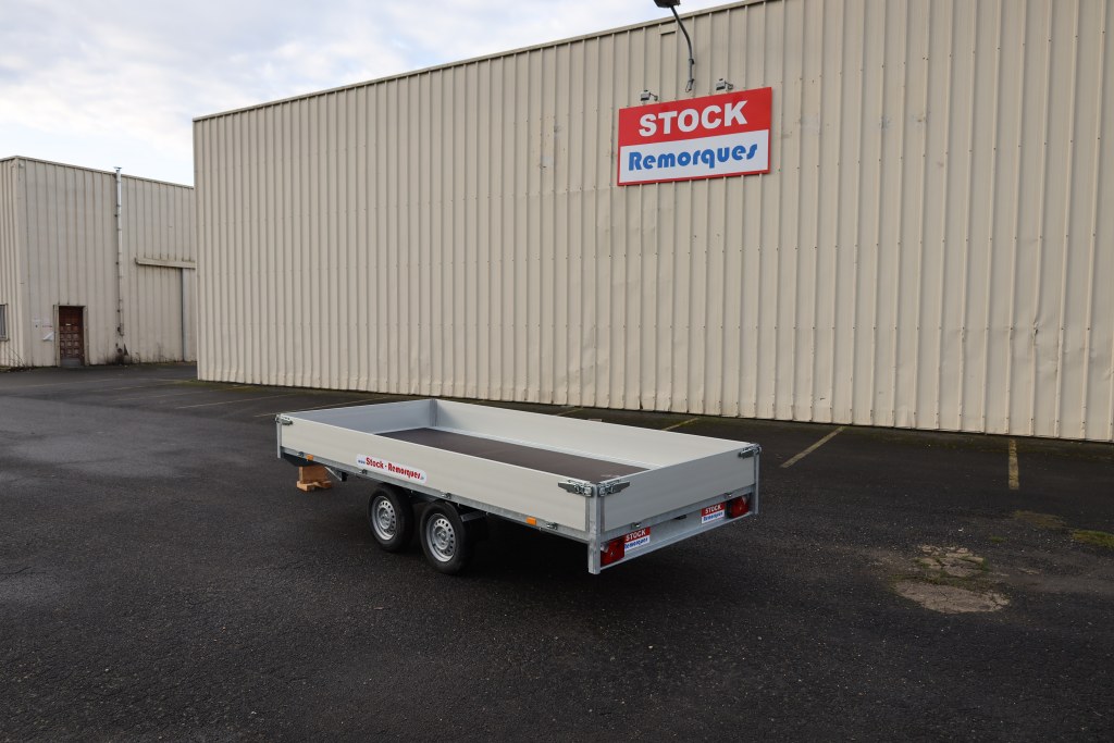 Plateau 3m10 x 1m56 2 essieux 750kg (photo)