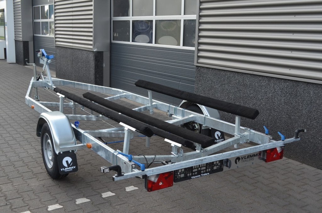 7m-2m20 2x1350kg - 2700 kg - VLEMMIX - Remorque Porte-Bateau version patin (photo)