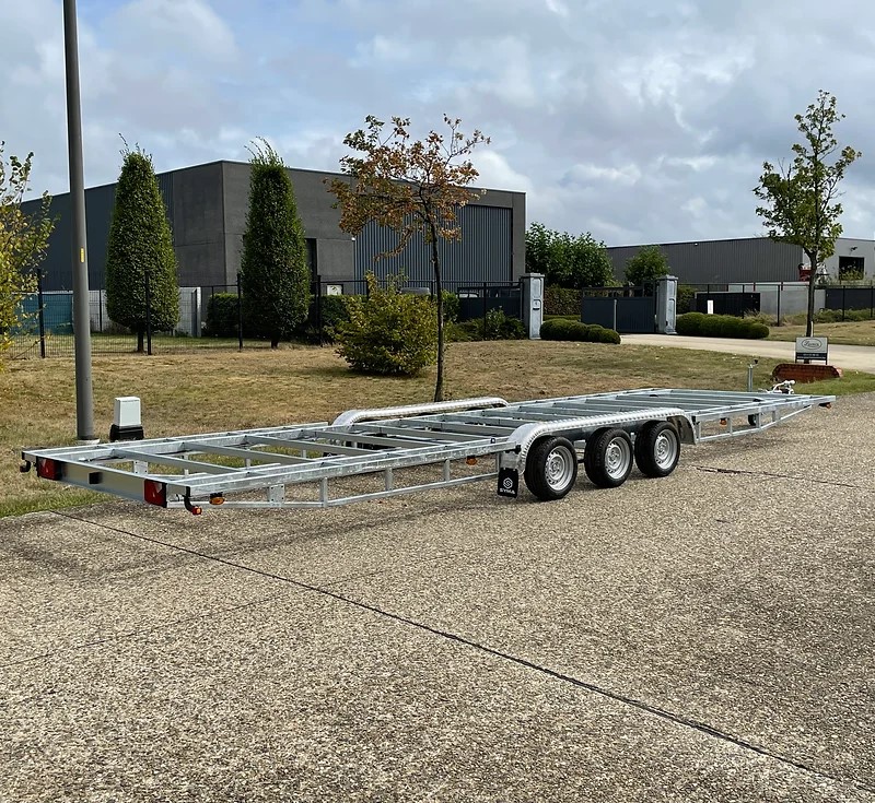 RTD 8m40 x 2m44 - 3500 kg - 2 ou 3 essieux (photo)