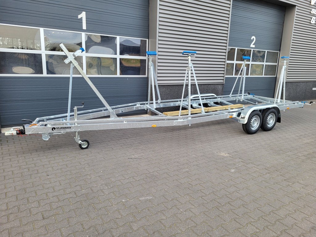 Remorque porte Voilier 10m 3500kg 3 essieux de 1350kg (copie)
