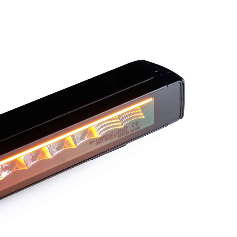 LED lightbar Stratos 530mm | incl. R65 flitser | rood-amber DRL