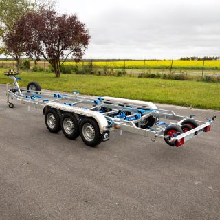 Location remorque porte bateau 3500kg 7m80 3 essieux