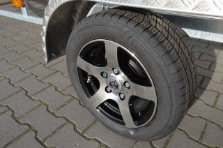 la jante en alliage léger 195/50R13C uniter (usine)