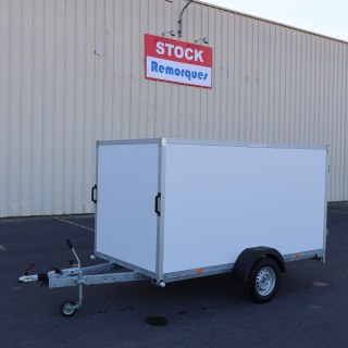 Fourgon freiné 1350kg