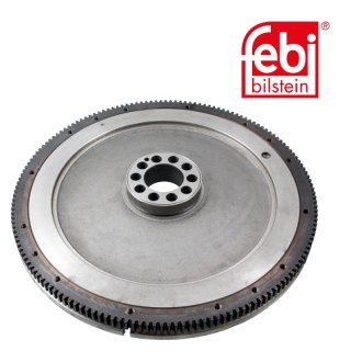 Volant-moteur avec bague entretoise et couronne dentée de demarrage