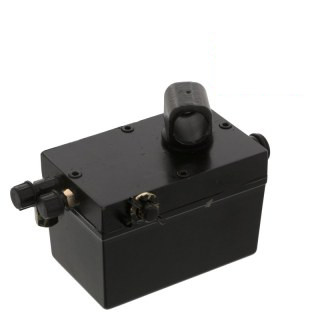Pompe hydraulique pour dispositif de basculement de cabine avant